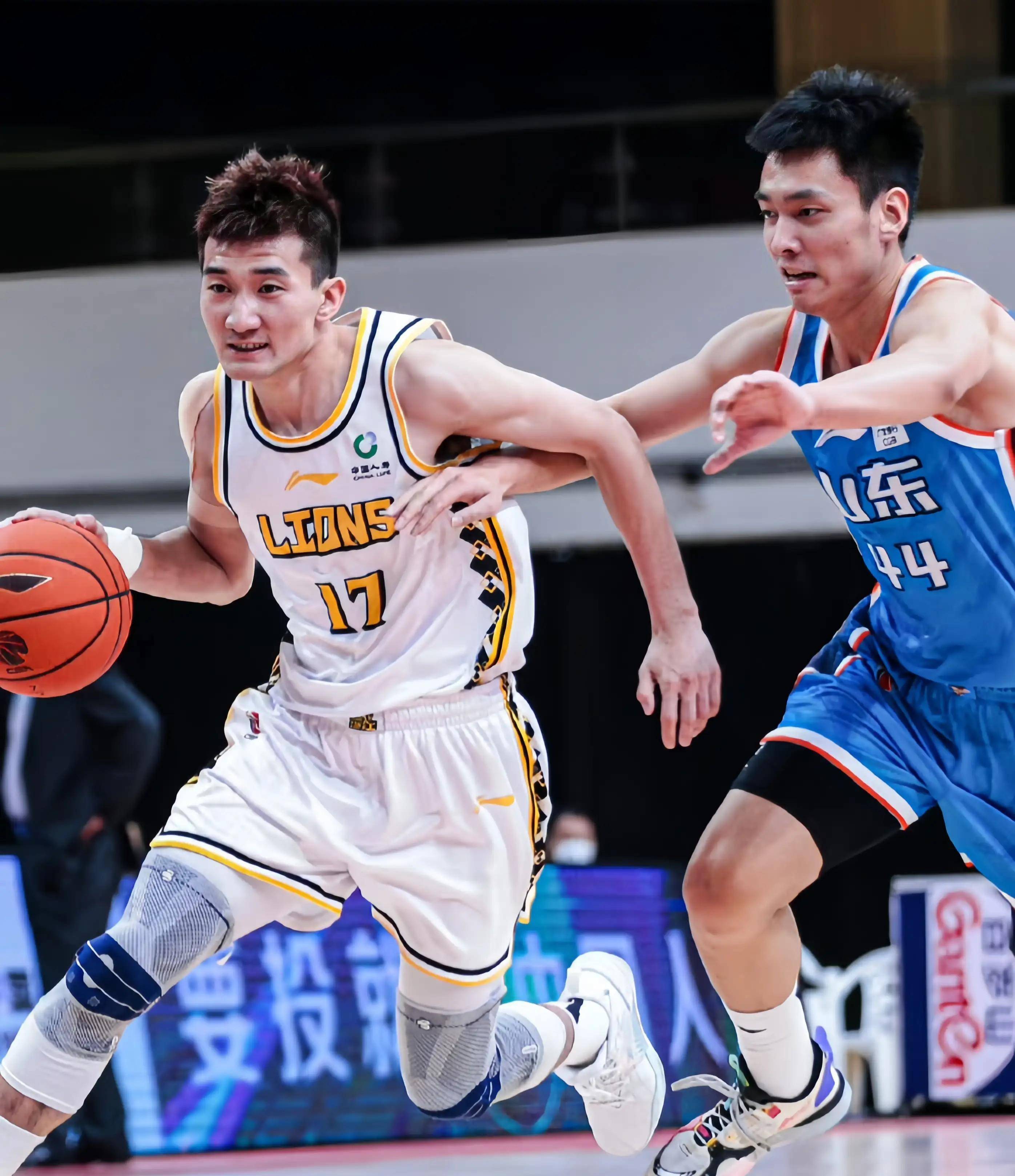 尝试逼迫外 尝试逼迫外